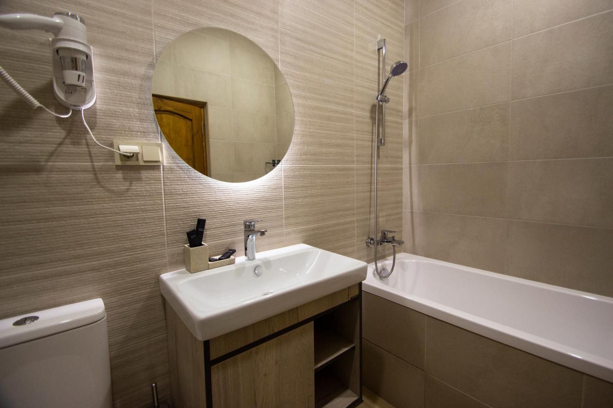 Kuma Hotel Ґюмрі Екстер'єр фото